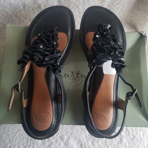 NIB Nurture Meridian001 Ruffle Sandals